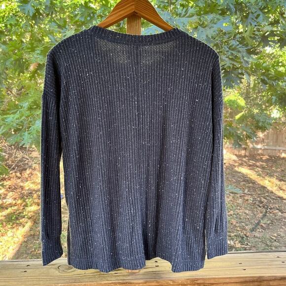 Old Navy Women's Long Sleeve Waffle Knit Top Size XS Color Coal Smoke. NEW - Picture 2 of 7